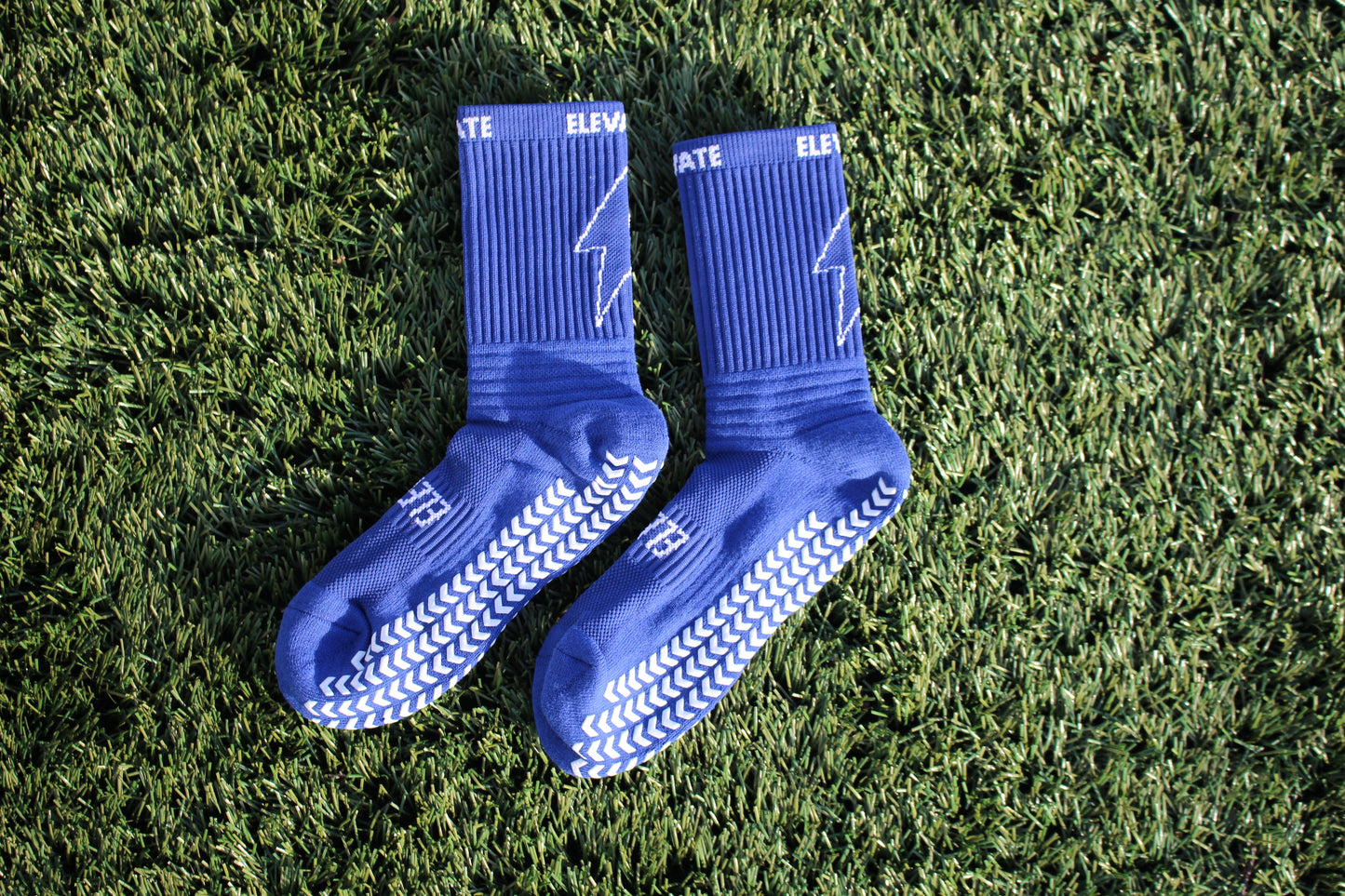 Elevate lightning grip socks - navy blue.